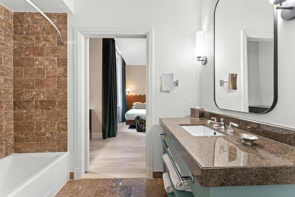 Kimpton Hotel Monaco Baltimore Inner Harbor by IHG Image 32