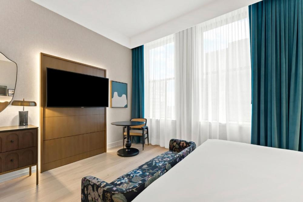 Kimpton Hotel Monaco Baltimore Inner Harbor by IHG Image 9
